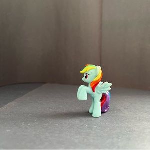2010 My Little Pony Rainbow Dash Figure